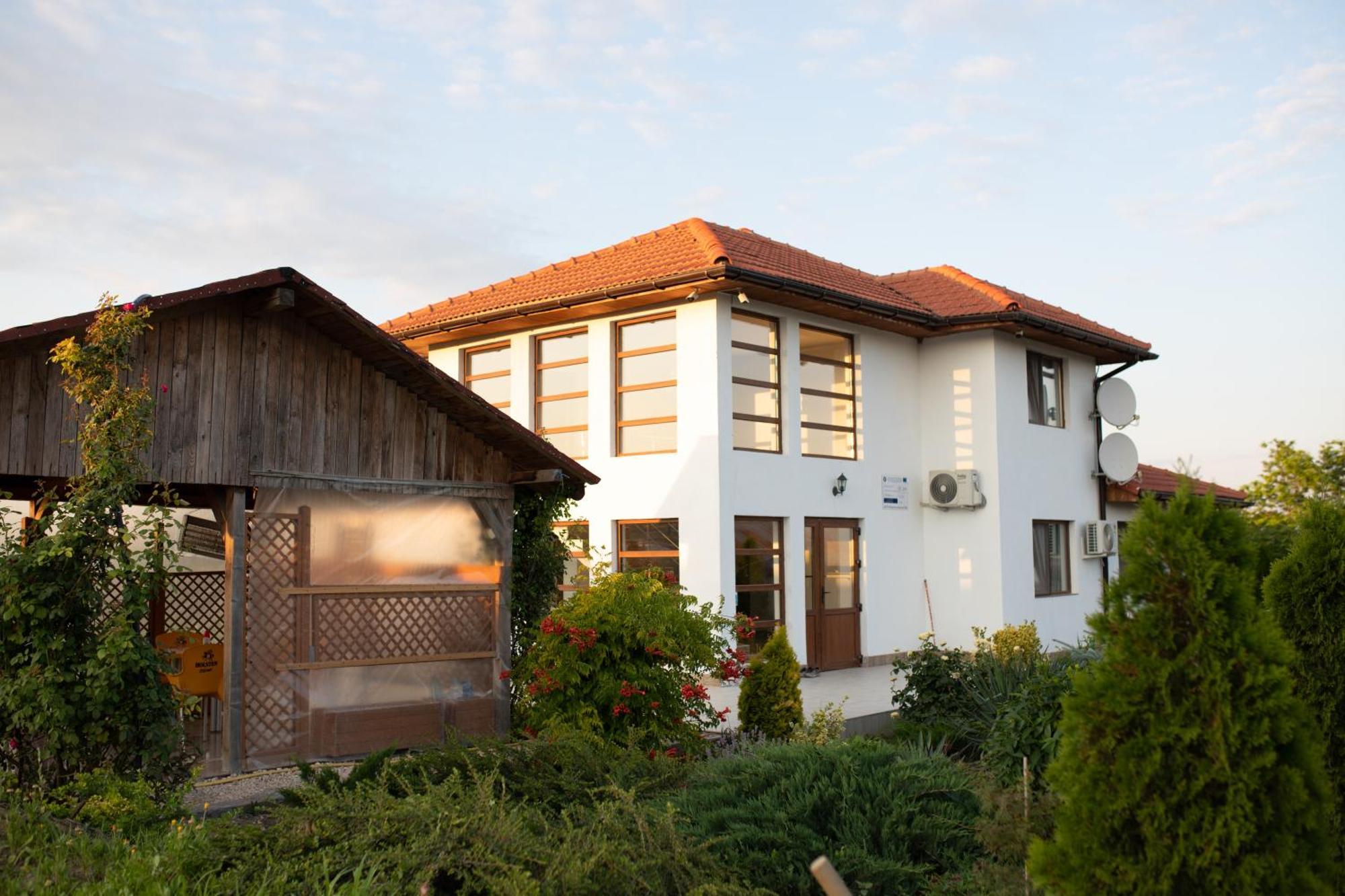 Pensiunea Paradiso Sarinasuf Exteriér fotografie